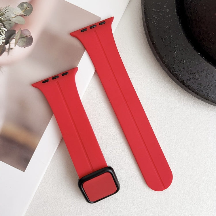 For Apple Watch SE 2023 44mm Magnetic Square Buckle Silicone Watch Band(Red) - Watch Bands by PMC Jewellery | Online Shopping South Africa | PMC Jewellery